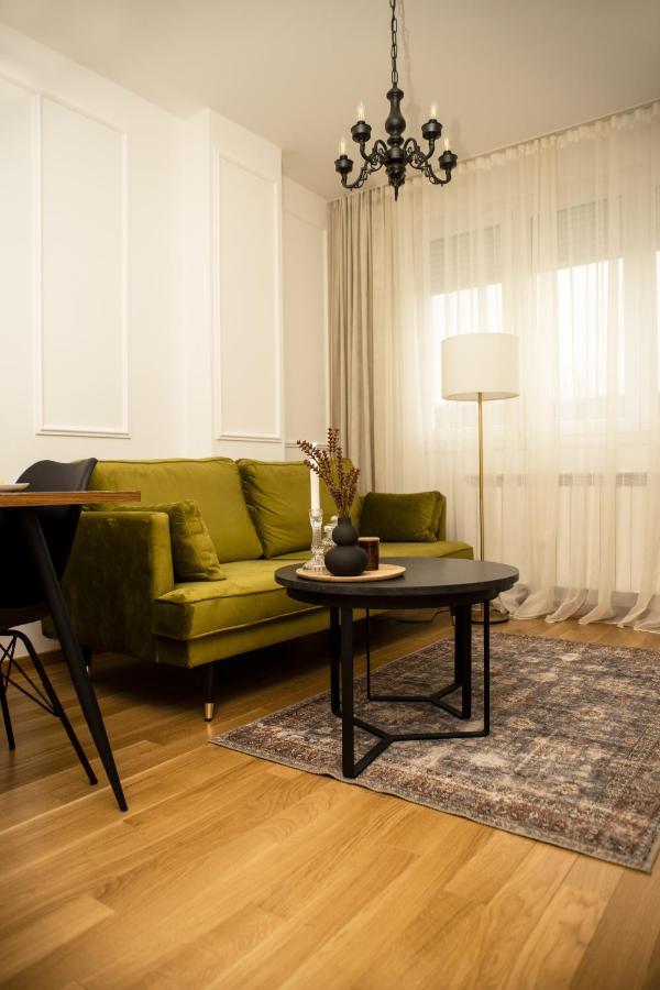 Room21 Free Garage Novi Sad Dış mekan fotoğraf