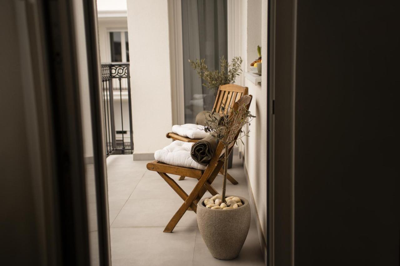 Room21 Free Garage Novi Sad Dış mekan fotoğraf