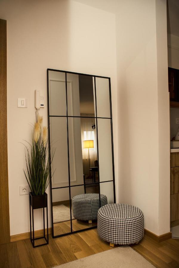 Room21 Free Garage Novi Sad Dış mekan fotoğraf
