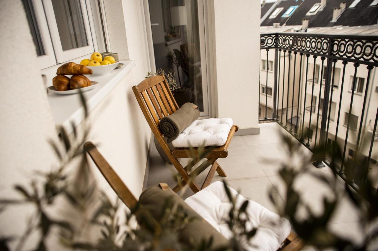 Room21 Free Garage Novi Sad Dış mekan fotoğraf
