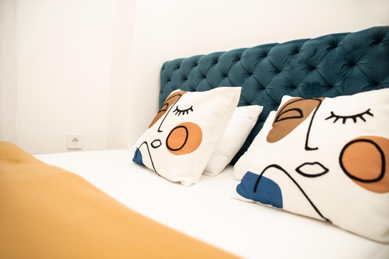 Room21 Free Garage Novi Sad Dış mekan fotoğraf