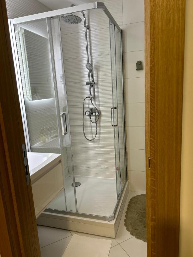 Room21 Free Garage Novi Sad Dış mekan fotoğraf